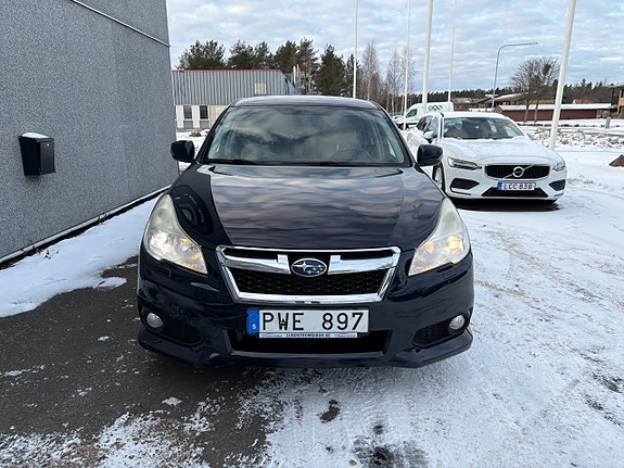 Subaru Legacy 2 of 5