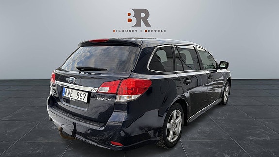 Subaru Legacy 7 of 14