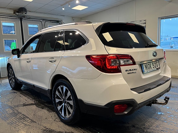 Subaru Outback 3 of 5