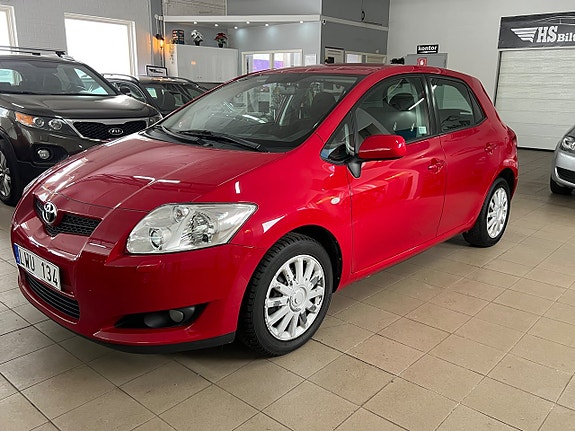 Toyota Auris 3 of 13