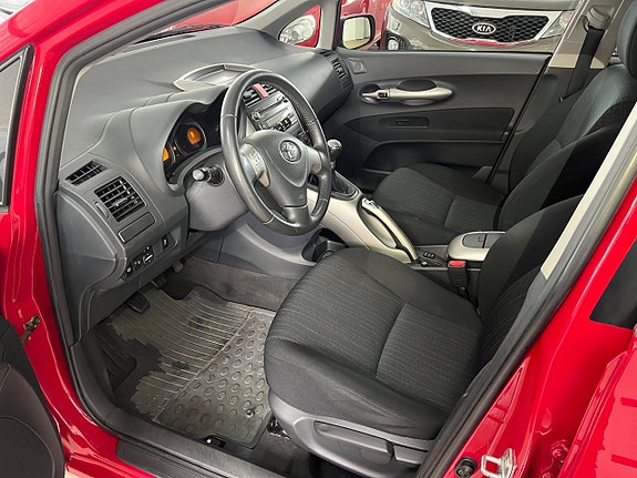 Toyota Auris 13 of 13