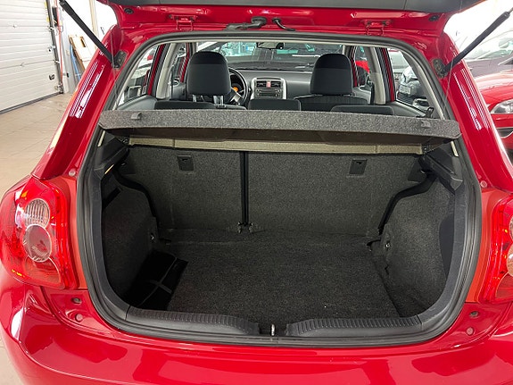 Toyota Auris 11 of 13