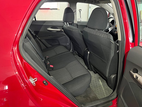 Toyota Auris 10 of 13