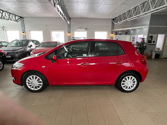 Toyota Auris 4 of 13