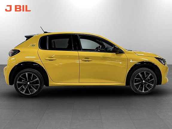 Peugeot e-208 13 of 15