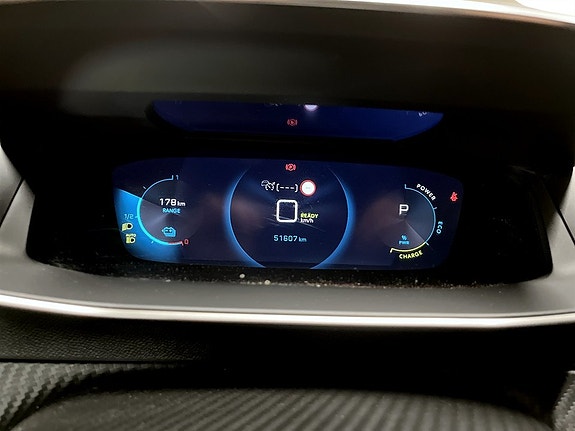 Peugeot e-208 8 of 15