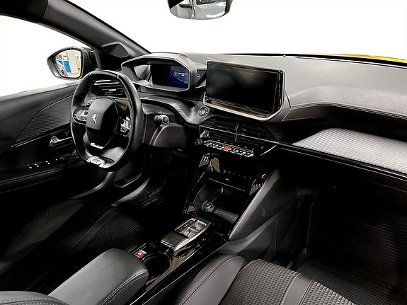 Peugeot e-208 11 of 15