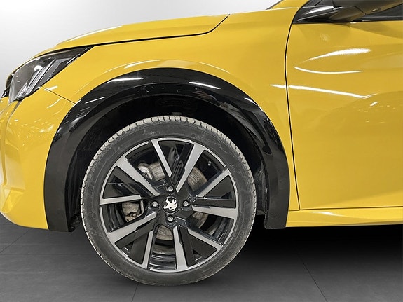 Peugeot e-208 14 of 15