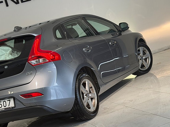 Volvo V40 7 of 16