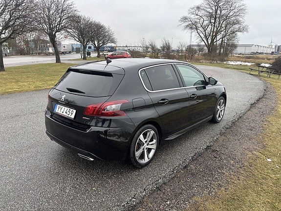 Peugeot 308 4 of 5