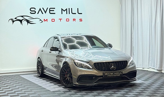 Mercedes-Benz C63 2 of 5