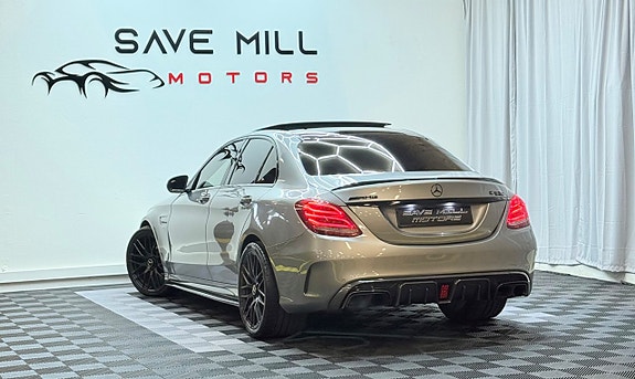Mercedes-Benz C63 5 of 5