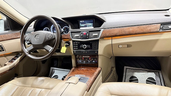 Mercedes-Benz E350 12 of 19