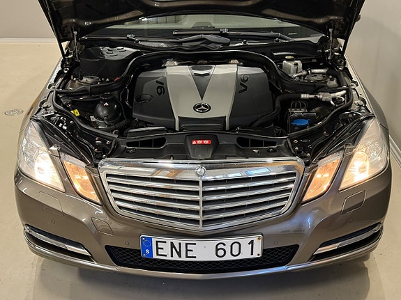 Mercedes-Benz E350 13 of 19