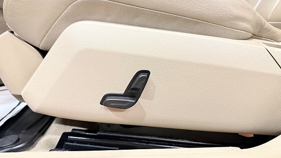 Mercedes-Benz E350 18 of 19