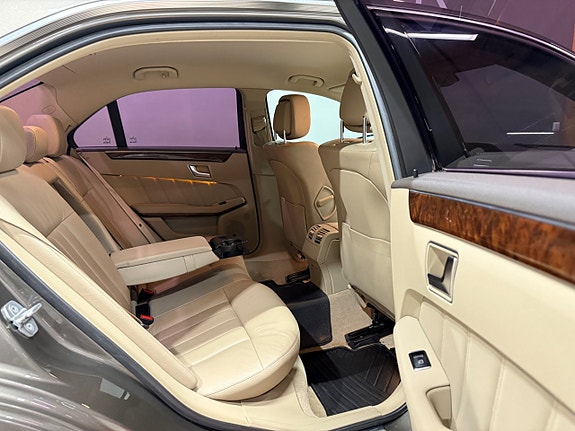 Mercedes-Benz E350 14 of 19