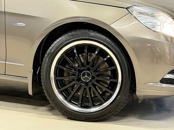 Mercedes-Benz E350 17 of 19