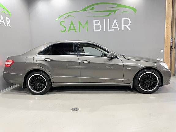 Mercedes-Benz E350 2 of 19