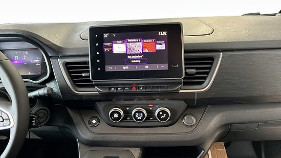 Renault Trafic 11 of 12