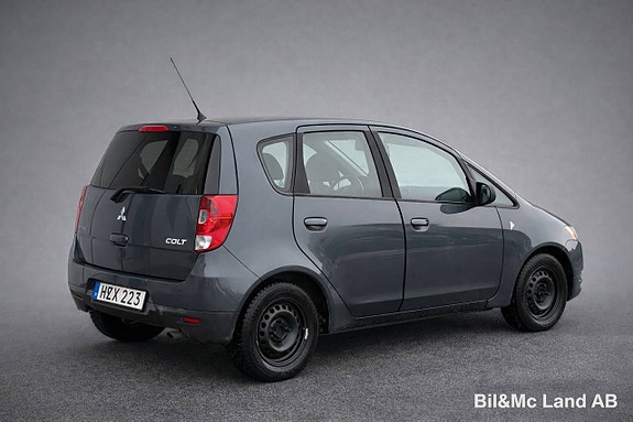 Mitsubishi Colt 8 of 14