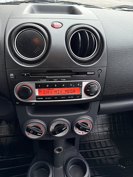 Mitsubishi Colt 11 of 14