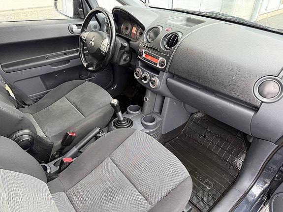 Mitsubishi Colt 13 of 14