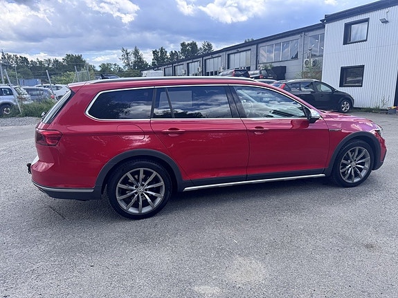 Volkswagen Passat Alltrack 4 of 5