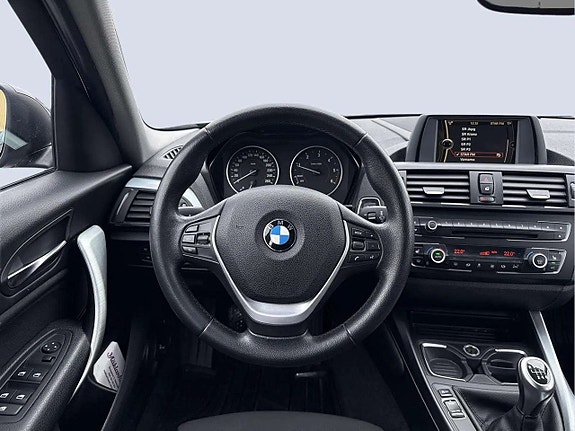 BMW 118d 9 of 18