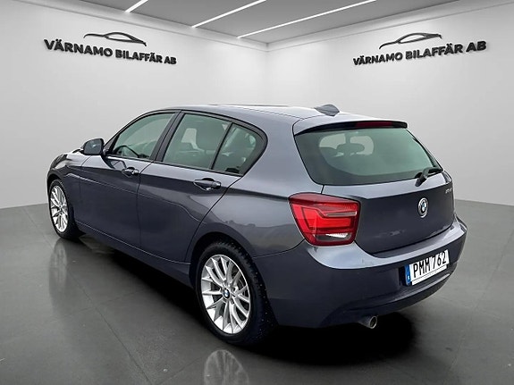 BMW 118d 3 of 5