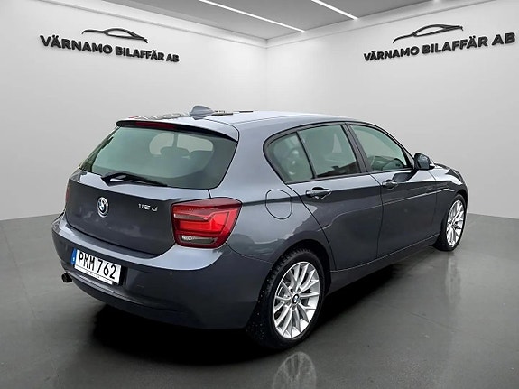 BMW 118d 4 of 5