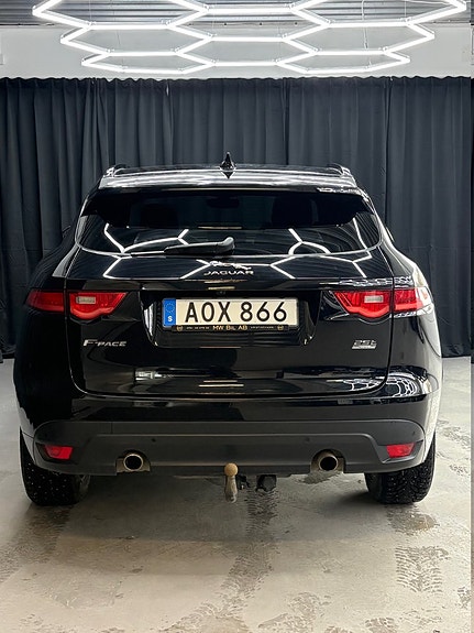 Jaguar F-PACE 10 of 14