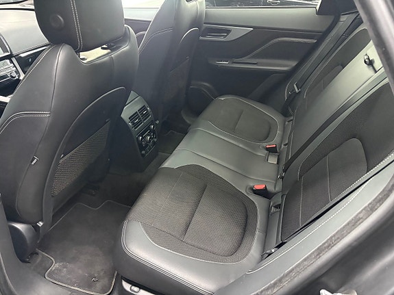 Jaguar F-PACE 7 of 14