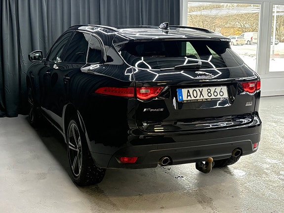 Jaguar F-PACE 3 of 14