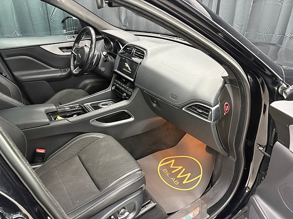 Jaguar F-PACE 6 of 14