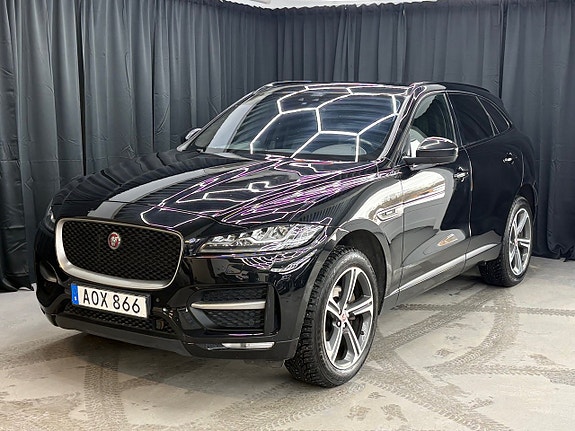 Jaguar F-PACE 13 of 14
