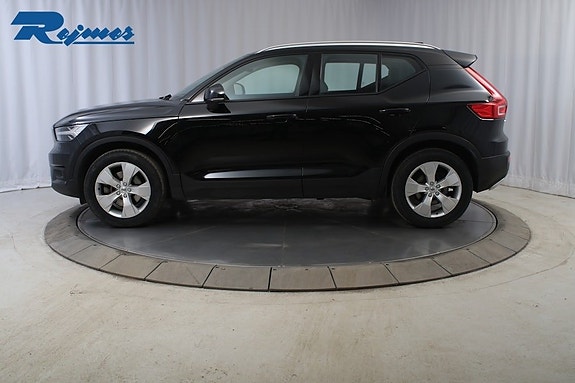 Volvo XC40 4 of 5