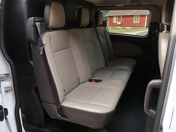 Ford Transit Custom 14 of 15