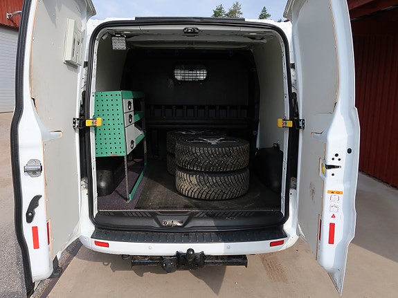 Ford Transit Custom 10 of 15