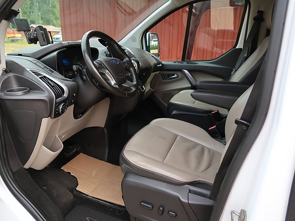 Ford Transit Custom 8 of 15