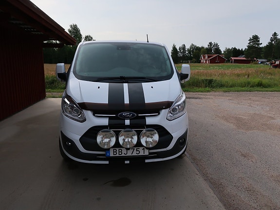 Ford Transit Custom 2 of 15