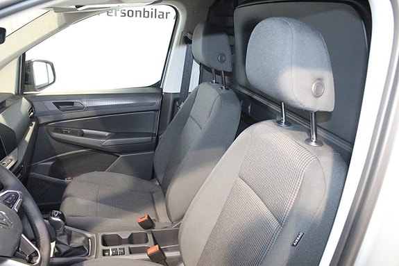 Volkswagen Caddy Maxi 18 of 23