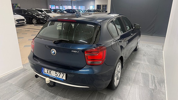 BMW 116i 6 of 9