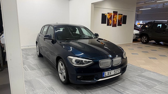 BMW 116i 3 of 5