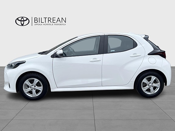 Toyota Yaris 3 of 5
