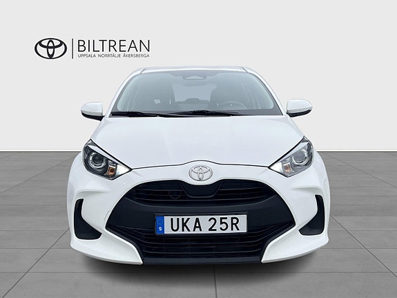Toyota Yaris 6 of 17