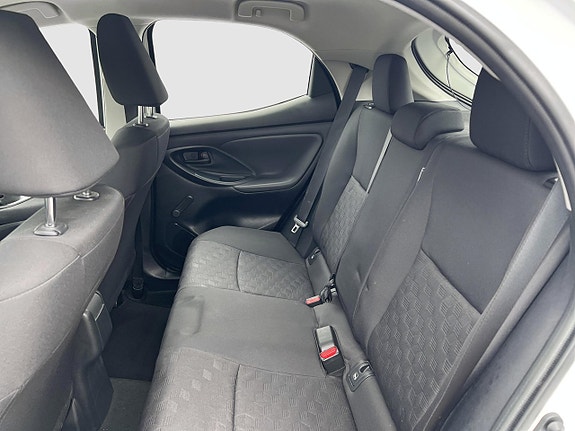 Toyota Yaris 14 of 17