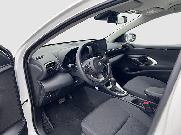 Toyota Yaris 9 of 17