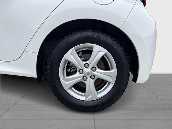 Toyota Yaris 16 of 17