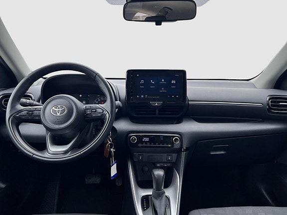 Toyota Yaris 13 of 17