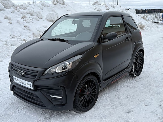 Ligier JS50 Baslåda, Motorvärmare, Dubbade däck, Garanti, Frakt